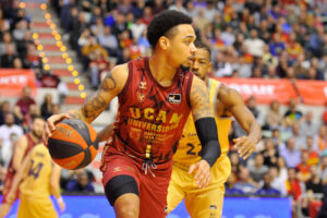 RS485903_J16-UCM-BAR-Firmar-acb-Photo-J-Bernal-1