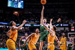 Kalinoski volvió a su mejor versión y acabó con 18 puntos. FIBA.