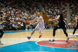 RS478426_J6-GIR-UCM-Firmar-acb-Photo-S-Gerones