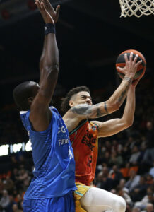 RS484075_J14-VBC-FUE-Firmar-acb-Photo-MA-Polo-01