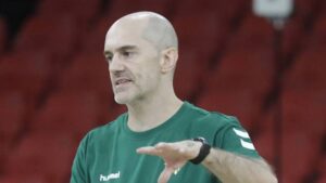 portda Entrenador Betis