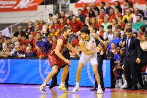 RS478637_J7-UCM-JOV-Firmar-acb-Photo-J-Bernal