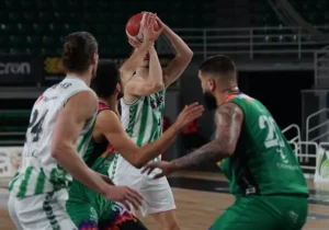 betis-baloncesto-caceres-RXeeUgOSO4RFC1M2ZNQmZeP-1200x840@abc