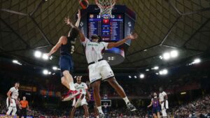 felicio-salta-ante-pauli