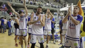 7ac41cc5-d924-481d-a73f-ae7554e6498d_16-9-discover-aspect-ratio_default_0