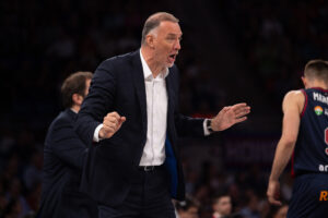 RS555526_J29 BKN-BRE Firmar acb Photo - A Bouzo