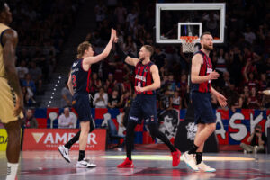 RS558564_J33-BKN-UCM-Firmar-acb-Photo-A-Bouzo