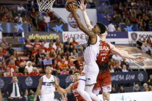 Tyson Carter vs Baxi Manresa