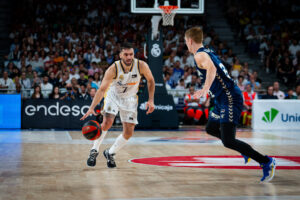 RS562059_J43-RMB-UCM-Firmar-acb-Photo-S-Gordon