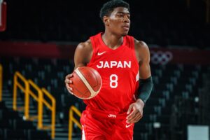 Rui Hachimura en un encuentro en los últimos Juegos Olímpicos. FIBA