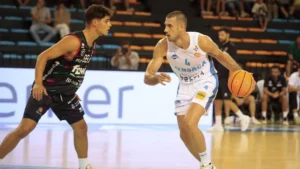 4cedcd5c-699c-4a48-b74e-c00423e7157a_16-9-discover-aspect-ratio_default_0