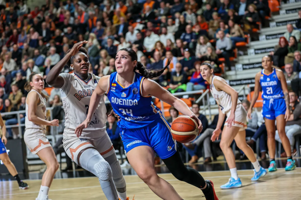 Mariela Fasoula en el partido ante Bourges