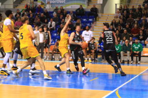 DE63BF11-441D-436B-BB2B-3BD4BC313E3B