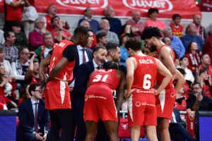 RS776236_J18 UCM-BAR Firmar acb Photo - Javier Bernal