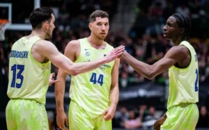 2025-03-30_JOVENTUTBADALONAvsFCBBASQUET_93