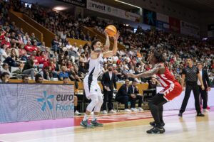 RS598509_J05 GIR-MUR Firmar acb Photo - Sergi Gerones