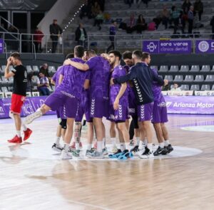 photo_5965058251399742832_y