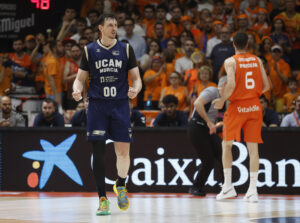 RS560185_J37 VBC-UCM Firmar acb Photo - MA Polo_hpr