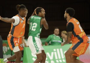 renfroe-betis-moron-R5u1Dgy0XVg0FgNVvwLJHsM-1200x840@diario_abc