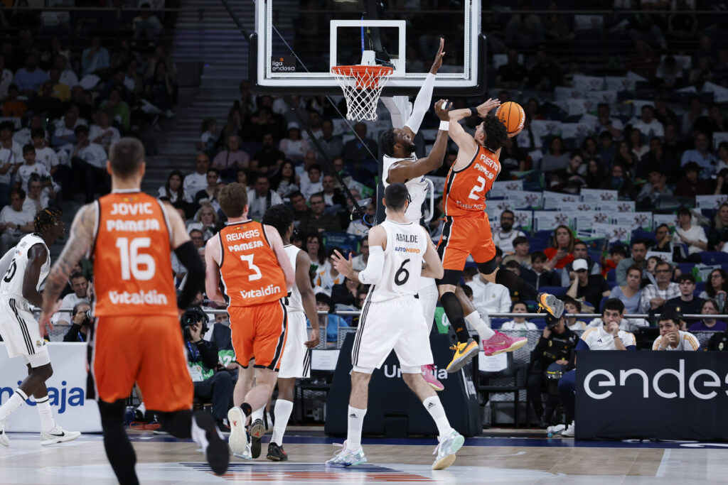RS812162_J30 RMB-VBC Firmar acb Photo - Sara Gordon