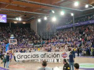 photo_5883959618059750502_y