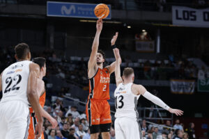 RS812139_J30 RMB-VBC Firmar acb Photo - Sara Gordon