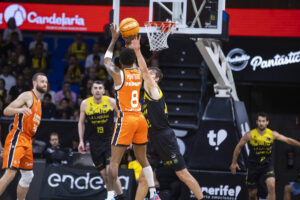 RS814450_J33 LLT-VBC Firmar acb Photo - Emilio Cobos