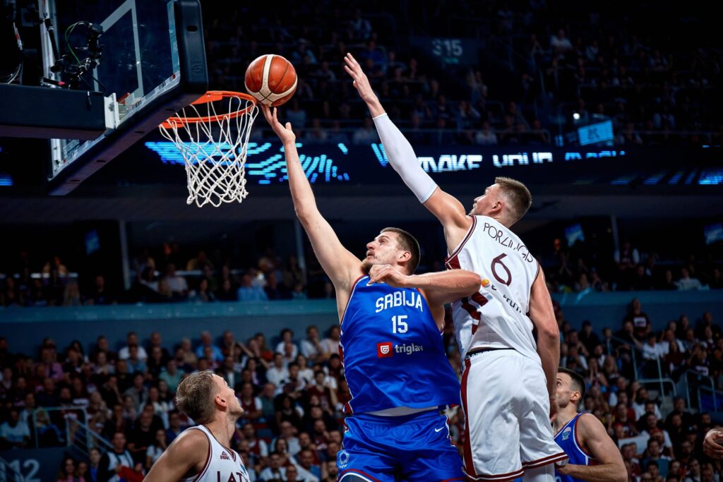 Letonia roza la sorpresa ante un Jokic imparable