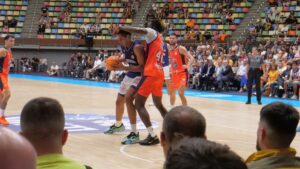 Un peleador Leyma Coruña resucita