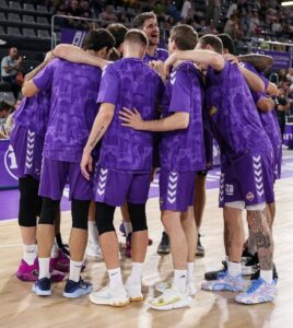 photo_5942878134045100395_y