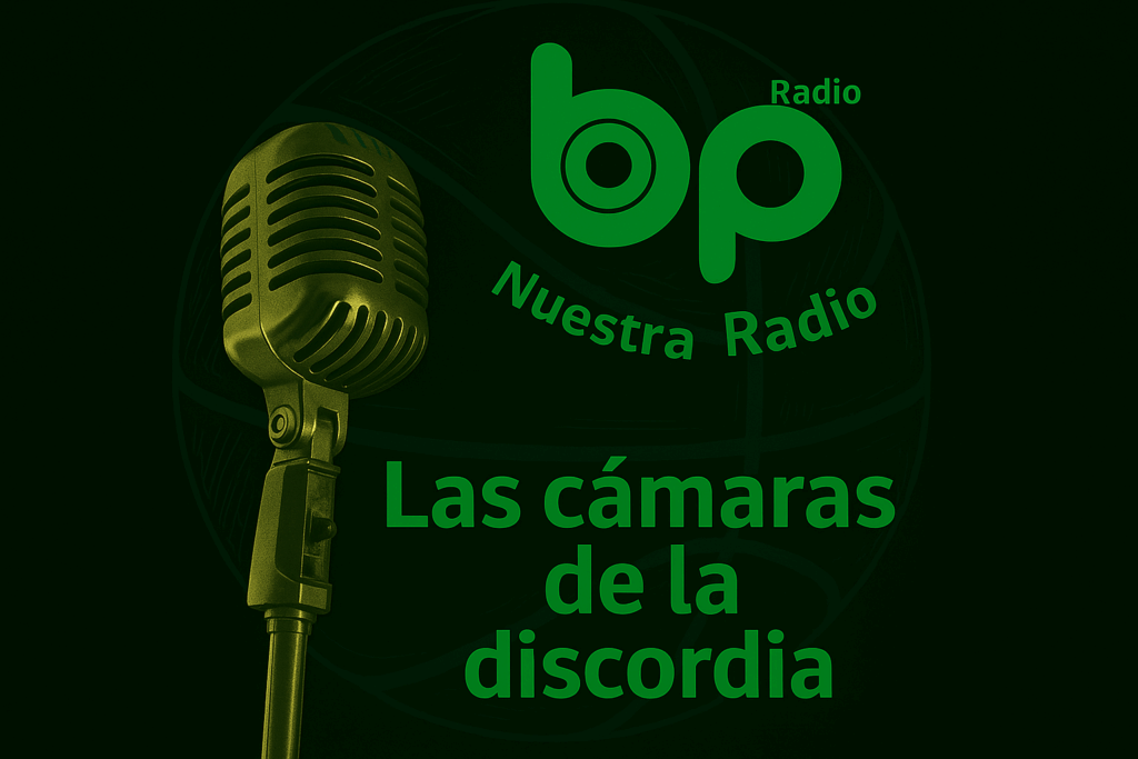 Micrófono vintage y logo de radio