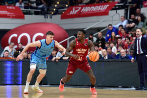 RS799892_J25 UCM-MBA Firmar acb Photo - Javier Bernal_hpr