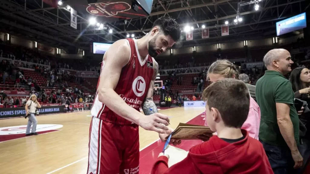 39539b09-ad61-4f6c-8cd9-ab1b1a55d17b_16-9-discover-aspect-ratio_default_0