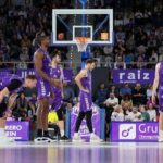 photo_5792163105952435111_y