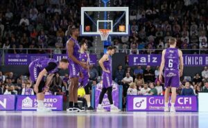 photo_5792163105952435111_y