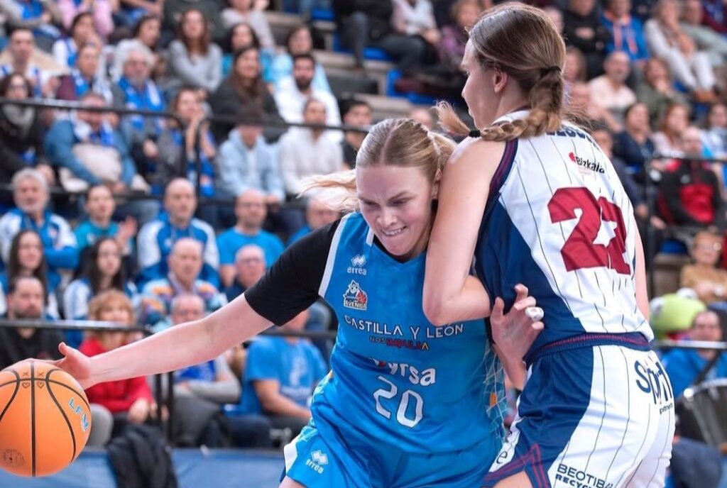 photo_5854928074388999079_y