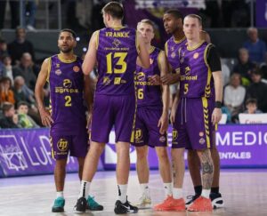 photo_5909038361601575774_y