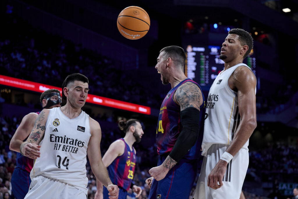 RS870115_J14 RMB-BAR Firmar acb Photo - Borja B Hojas_hpr