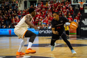 SRR01566-Mejorado-NR