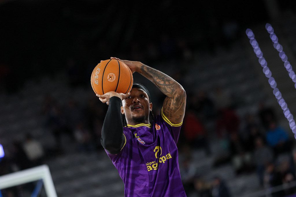 photo_5807512322635926778_y