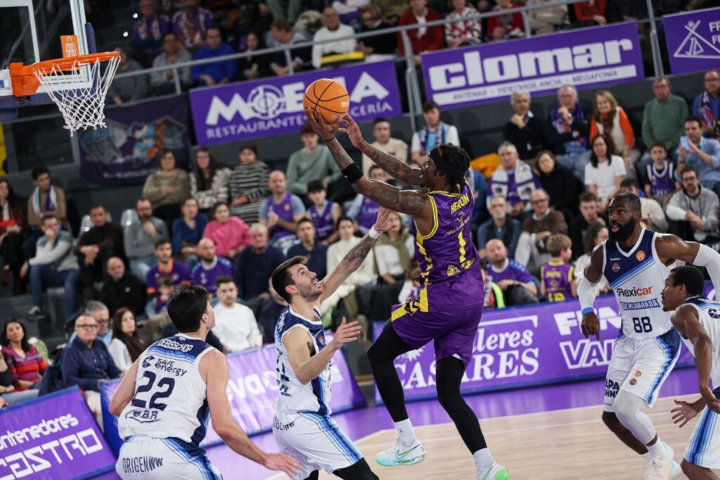 photo_5821182602243673690_y