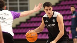 A Sevilla sin lamentos