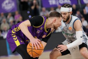 photo_5863994234954779980_y