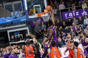 photo_5888732645284318573_y