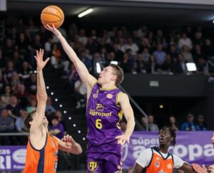 photo_5918110857244118166_y